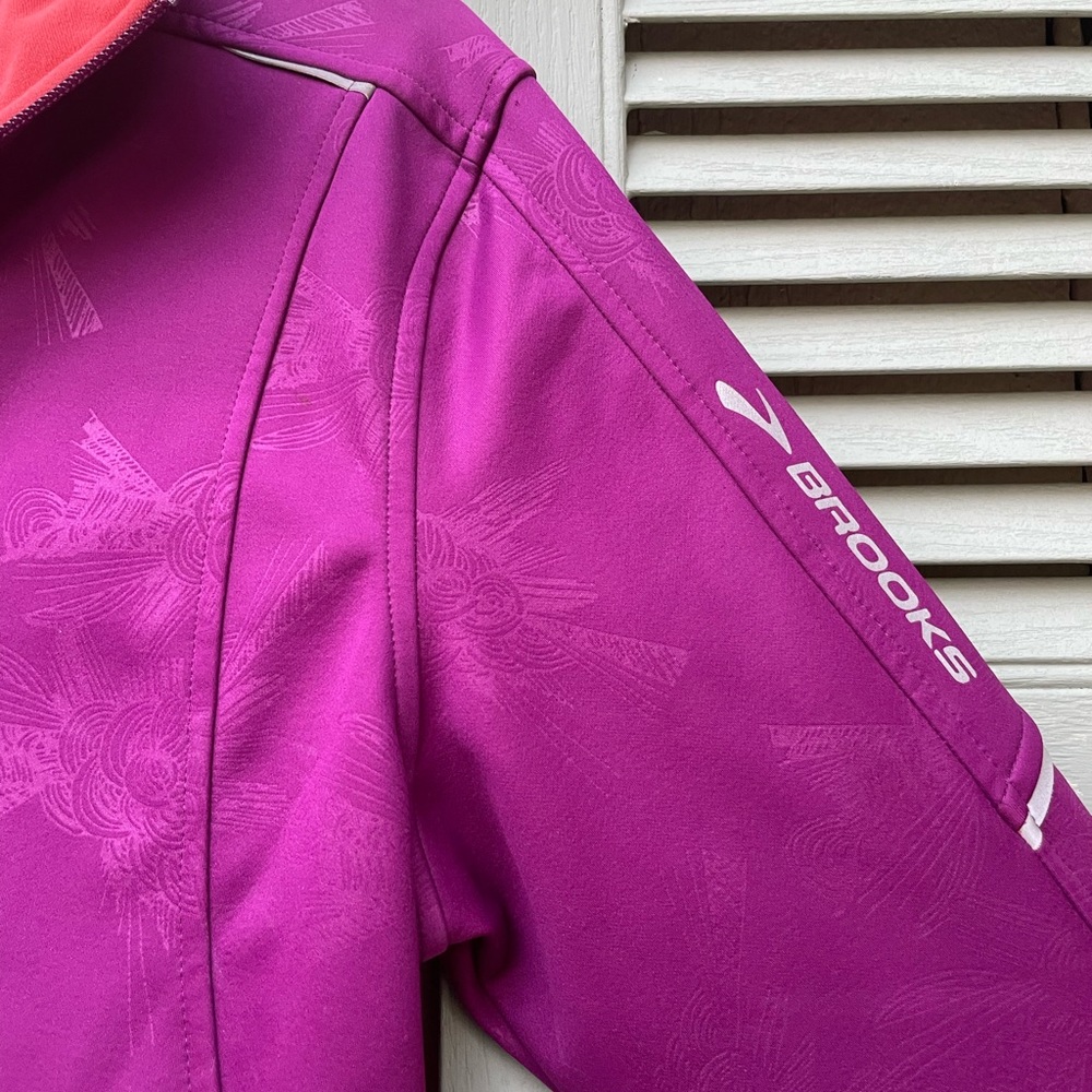 Brooks Light Running Jacket - image 4